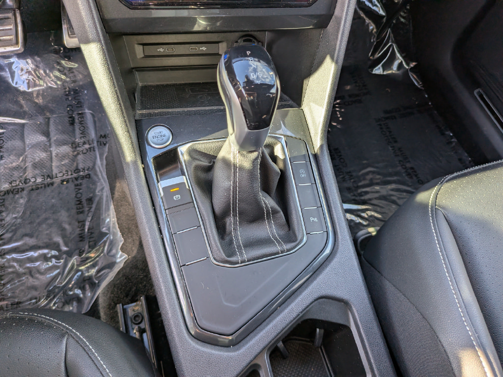 Certified 2023 Volkswagen Tiguan SE R-Line FWD image 25