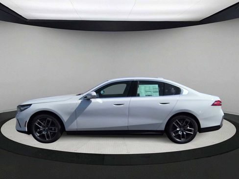 New 2026 BMW 530i xDrive image 5