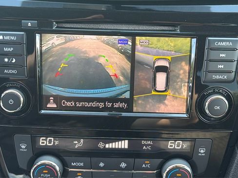 Used 2018 Nissan Rogue SV w/ Premium Package AWD/4WD image 31