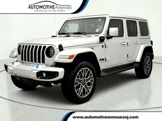 Used 2022 Jeep Wrangler Unlimited Sahara AWD/4WD video 1