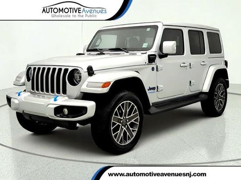 Used 2022 Jeep Wrangler Unlimited Sahara AWD/4WD image 1