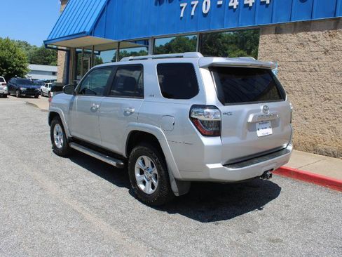 Used 2018 Toyota 4Runner SR5 RWD image 4
