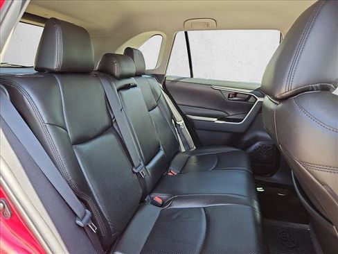Used 2021 Toyota RAV4 LE FWD image 19