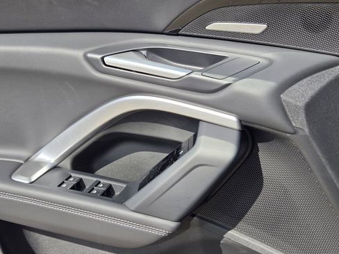 New 2025 Audi Q5 Prestige image 25