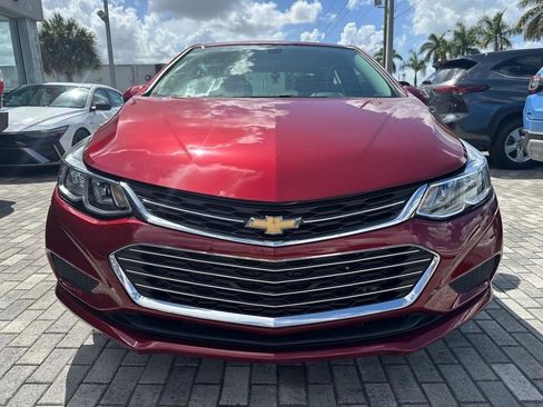 Used 2017 Chevrolet Cruze LT w/ Convenience Package image 2