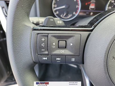 Used 2023 Nissan Rogue SV AWD/4WD image 22
