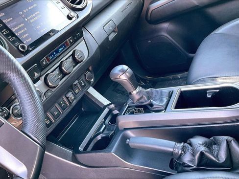 Used 2022 Toyota Tacoma TRD Sport w/ TRD Premium Sport Package image 14