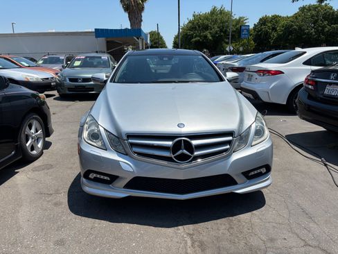 Used 2010 Mercedes-Benz E 550 Coupe image 2
