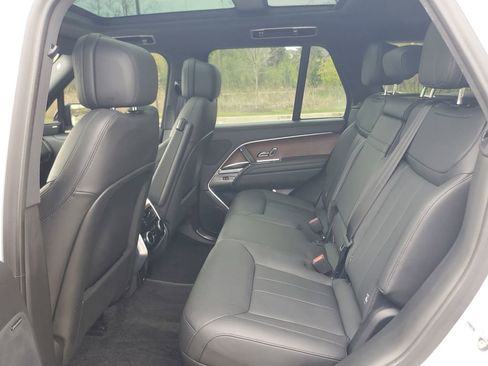 Used 2024 Land Rover Range Rover SE AWD/4WD image 24