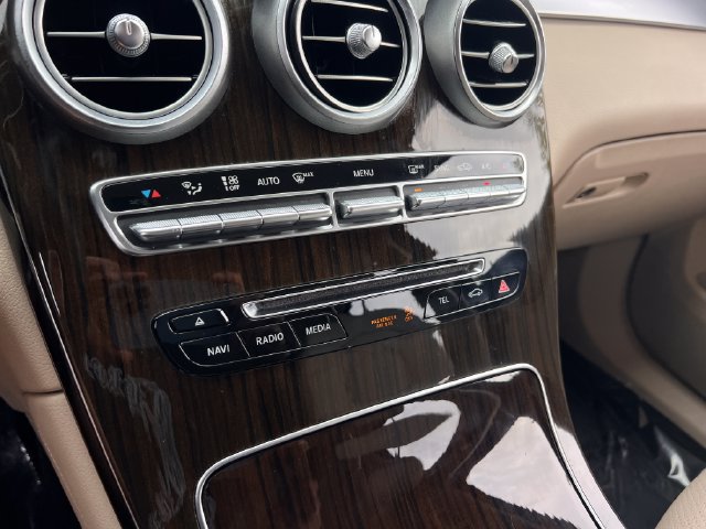 Used 2017 Mercedes-Benz GLC 300 image 24