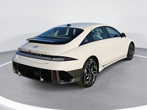 New 2025 Hyundai Ioniq 6 SEL image 5