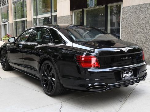 New 2025 Bentley Flying Spur Plug-In Hybrid image 4