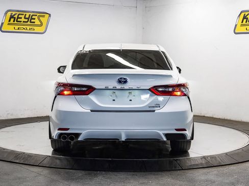 Used 2024 Toyota Camry SE w/ Audio Upgrade Package FWD image 3