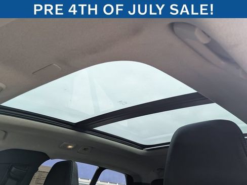 Certified 2023 Volvo XC40 B5 Plus w/ Protection Package Premier AWD/4WD image 15