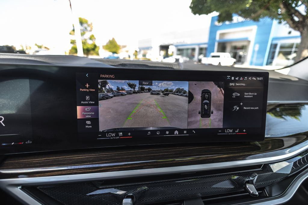 Used 2024 BMW X7 xDrive40i AWD/4WD image 14