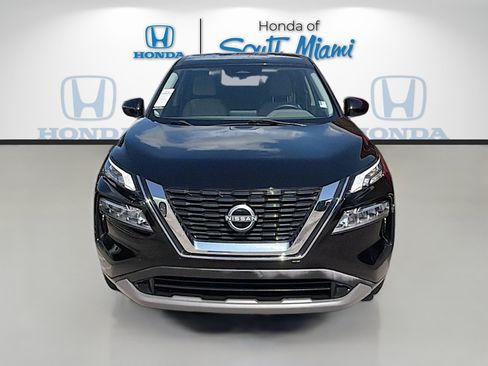 Used 2023 Nissan Rogue SV FWD image 2