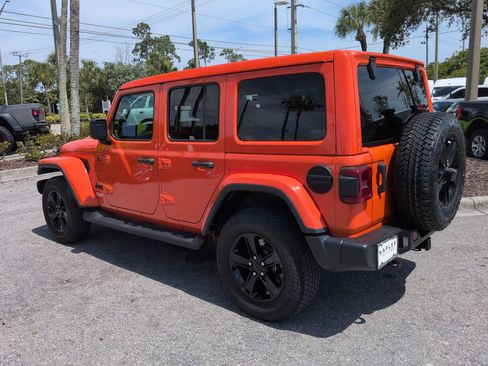 Used 2023 Jeep Wrangler Unlimited Sahara AWD/4WD image 7