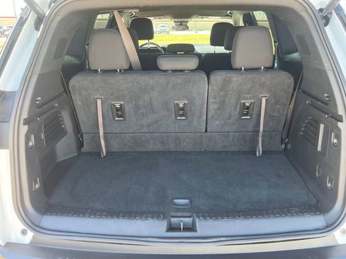 Used 2025 GMC Acadia Elevation image 30