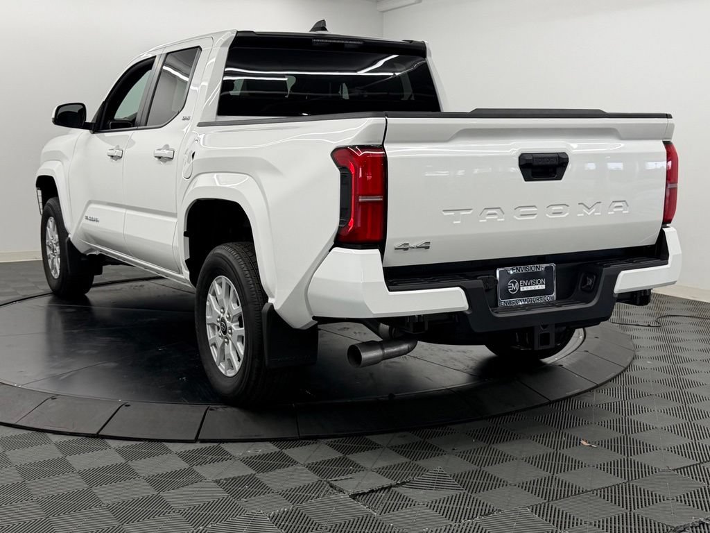 Used 2026 Toyota Tacoma SR5 AWD/4WD image 12