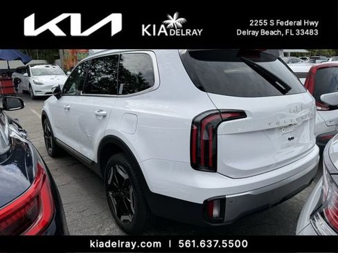 Used 2024 Kia Telluride EX w/ EX Captain's Chair Package AWD/4WD image 3