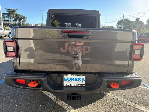 New 2026 Jeep Gladiator Mojave w/ Steel Bumper Group image 7