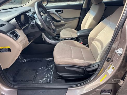 Used 2015 Hyundai Elantra SE w/ Option Group 02 image 9