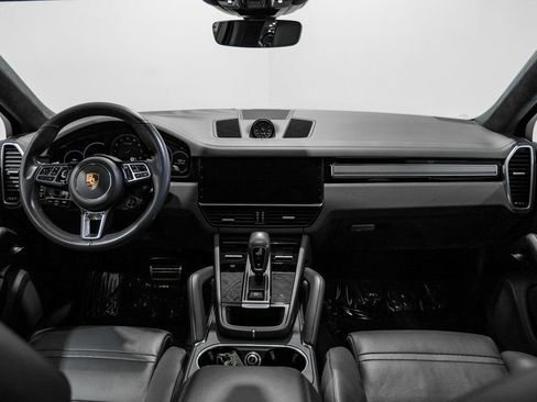 Used 2020 Porsche Cayenne Turbo AWD/4WD image 13