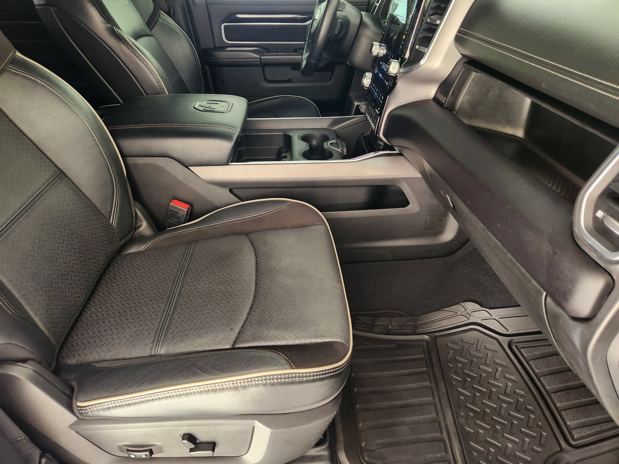 Used 2022 RAM 2500 Laramie w/ Night Edition AWD/4WD image 12