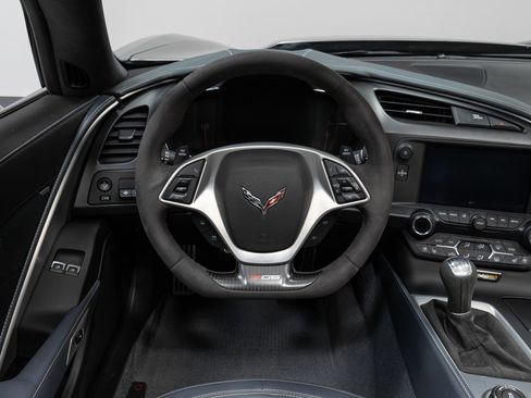 Used 2015 Chevrolet Corvette Z06 w/ 3LZ Preferred Equipment Group image 49