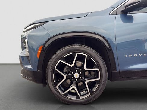 Used 2025 Chevrolet Traverse High Country w/ LPO, Floor Liner Package AWD/4WD image 20