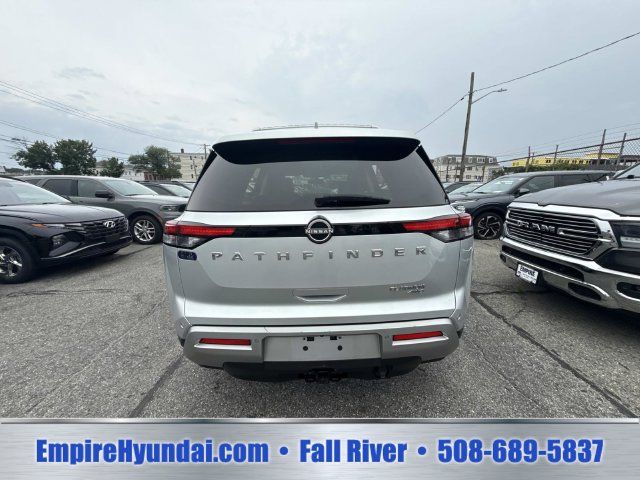 Used 2022 Nissan Pathfinder Platinum w/ Lighting Package (N92) AWD/4WD image 4