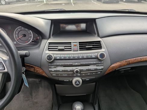Used 2011 Honda Accord EX image 16