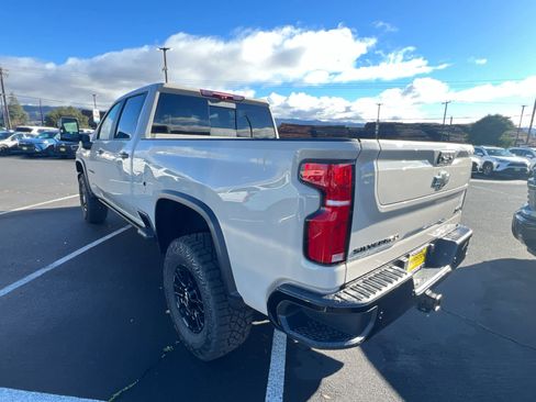 New 2026 Chevrolet Silverado 2500 ZR2 image 10