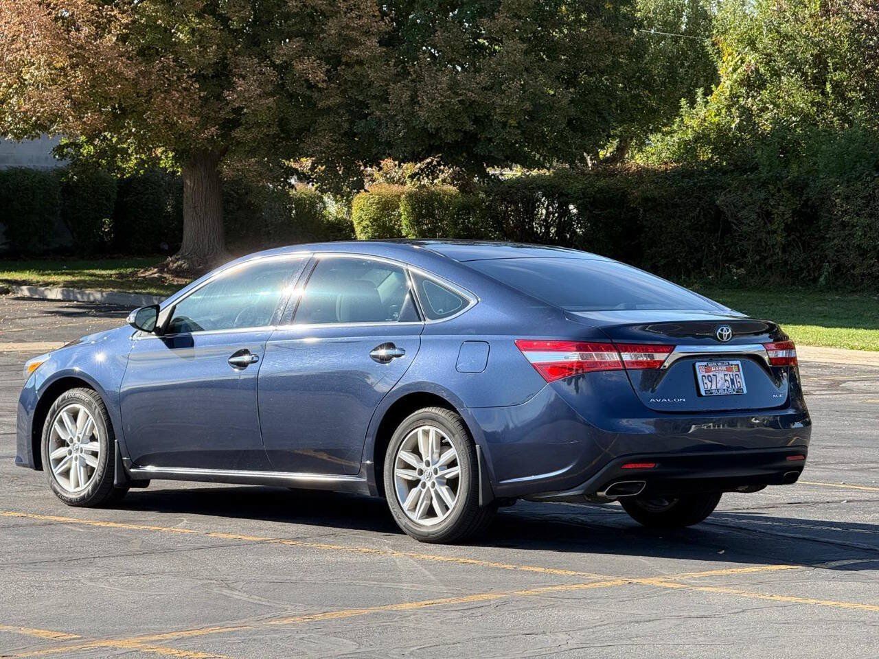 Used 2014 Toyota Avalon XLE FWD image 3