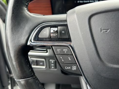 Used 2020 Lincoln Navigator Reserve w/ Luxury Package AWD/4WD image 24