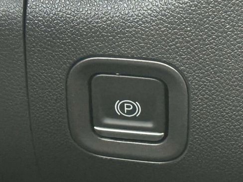 Used 2021 Chevrolet Silverado 1500 Custom image 27