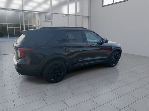 Used 2023 Ford Explorer ST-Line w/ Class IV Trailer Tow Package image 8