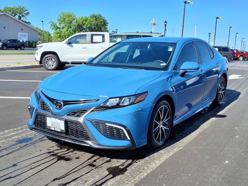 Certified 2024 Toyota Camry SE w/ Cold Weather Package FWD image 30