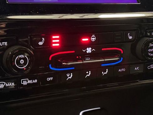 Used 2023 Jeep Grand Cherokee Altitude image 20