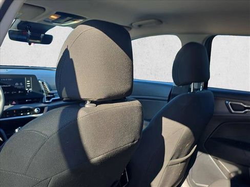 Used 2023 Kia Sportage LX image 16