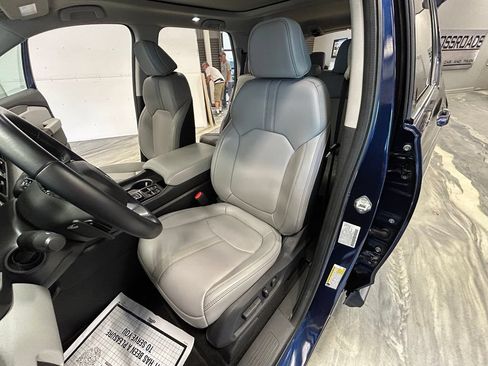 Used 2023 Honda Pilot Touring image 10