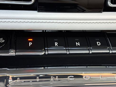 New 2025 Lincoln Aviator 2WD w/ Equipment Group 101A image 22