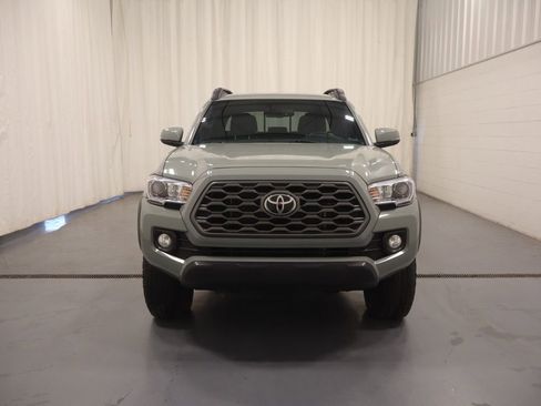 Used 2023 Toyota Tacoma TRD Off-Road image 3