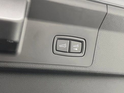 Used 2025 Porsche Panamera 4 image 36