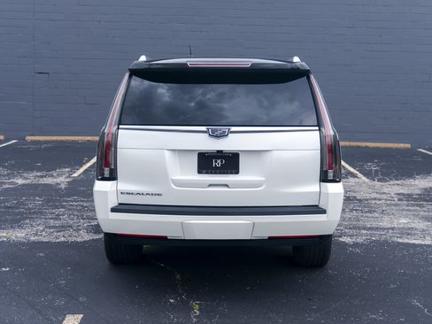 Used 2016 Cadillac Escalade ESV Premium AWD/4WD image 5