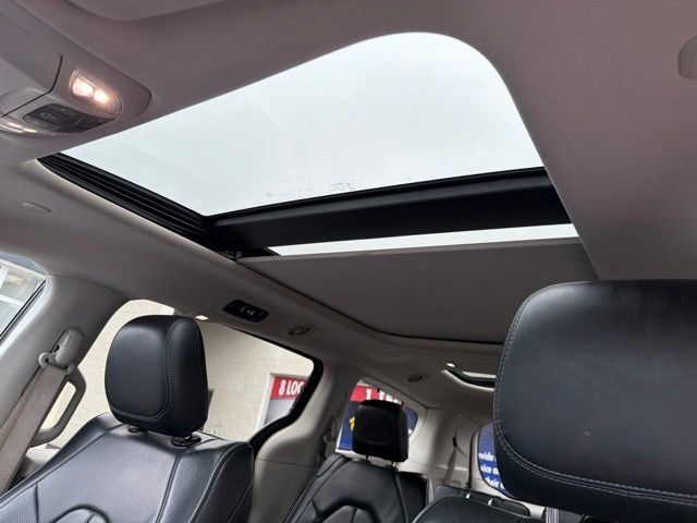Used 2019 Chrysler Pacifica Limited FWD image 24