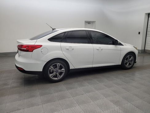 Used 2018 Ford Focus SE w/ SE Appearance Package FWD image 10