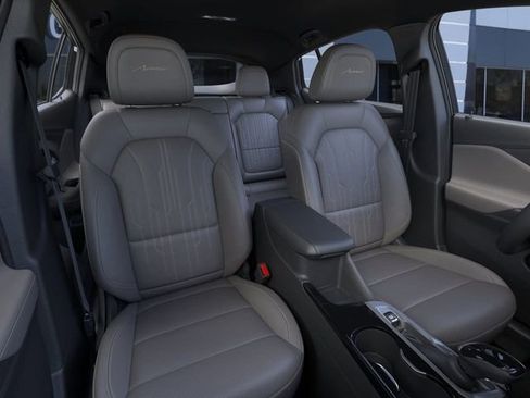 New 2026 Buick Envista Avenir image 16