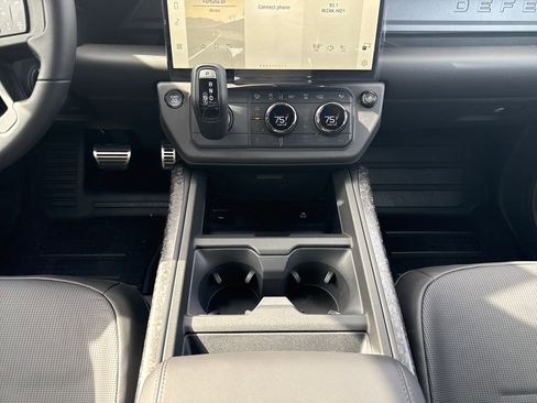 New 2026 Land Rover Defender 110 OCTA AWD/4WD image 24