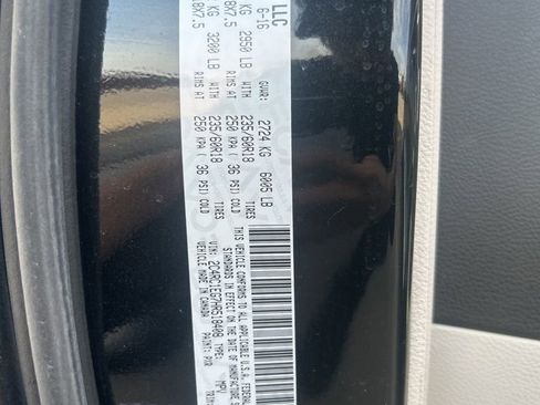 Used 2017 Chrysler Pacifica Touring-L Plus w/ Advanced Safetytec Group FWD image 11